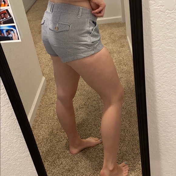 Stripped shorts - Picture 2 of 2